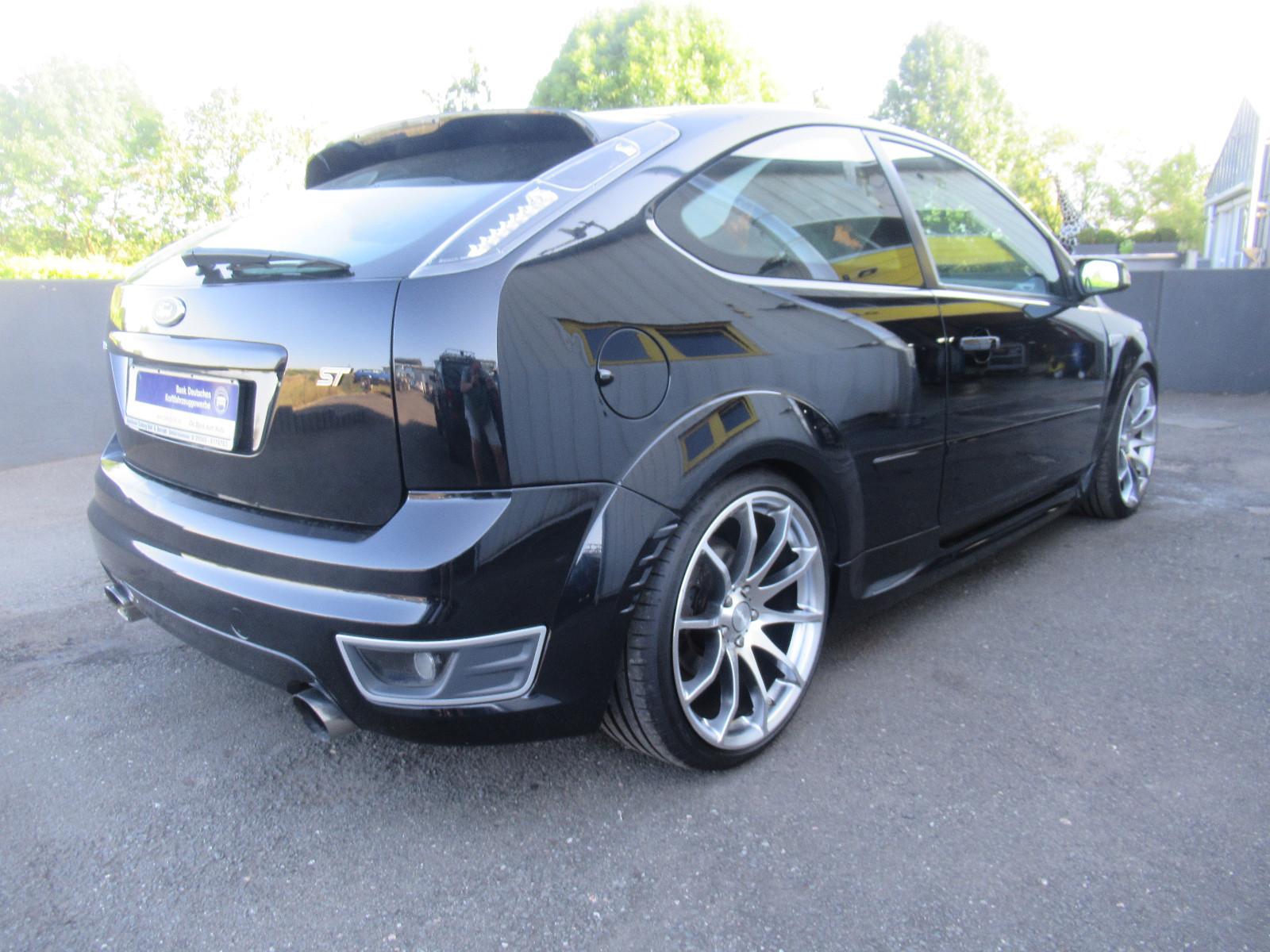 Ford Focus ST 2.5 Turbo 5 cyl. 226 ch BVM / 116 224 km / Recaro / Jantes 19" / Échappement Friedrich Motorsport