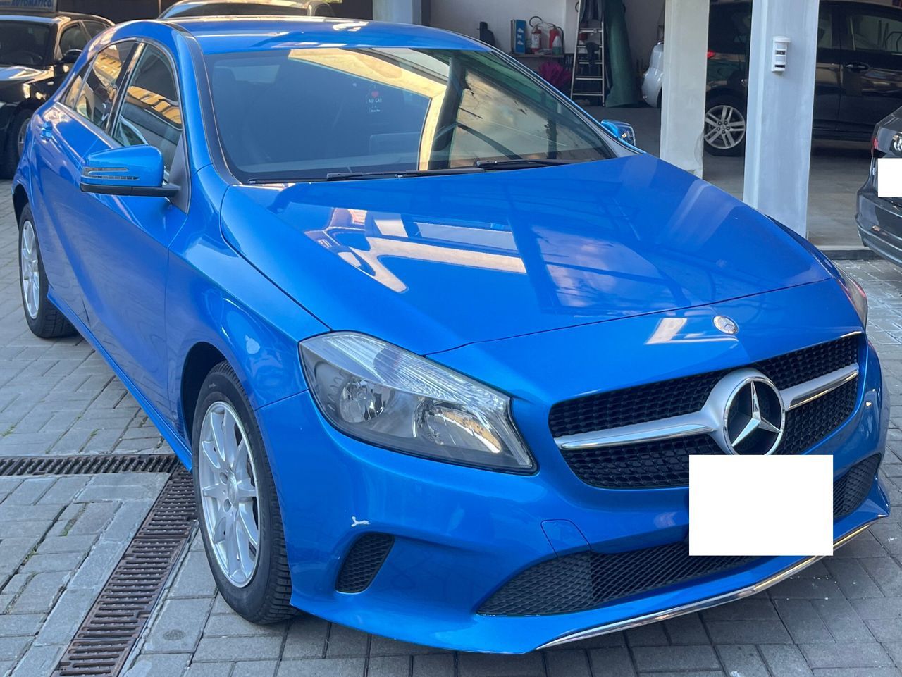 MERCEDES-BENZ A 180