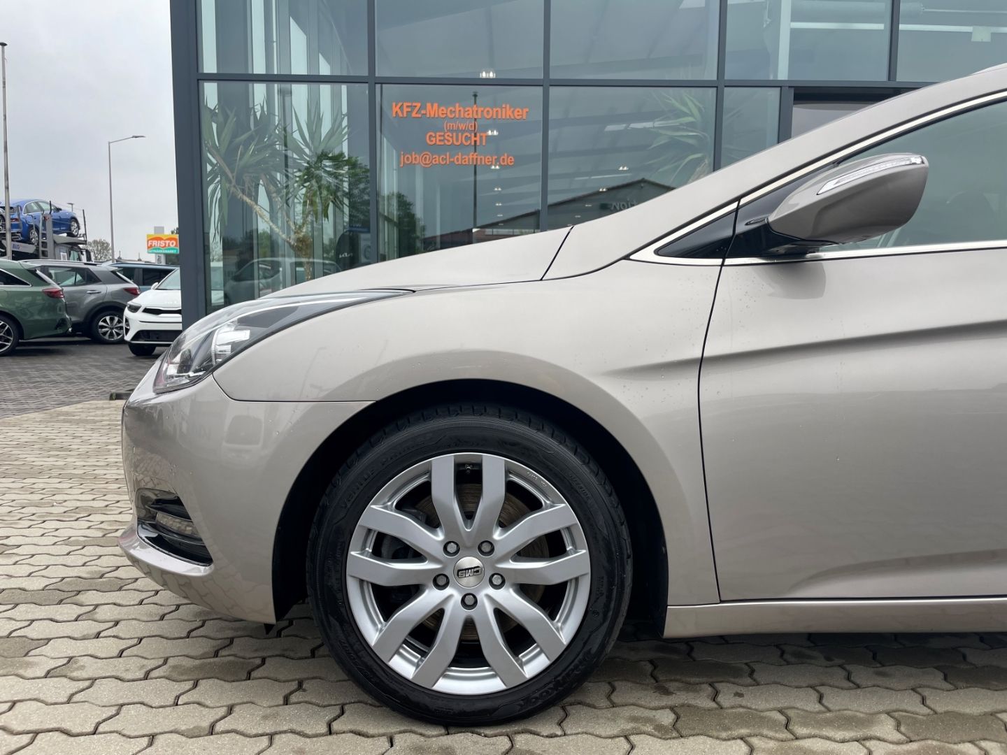 Fahrzeugabbildung Hyundai i40 cw Style Kamera Klima Tempomat Navi SHZ DAB