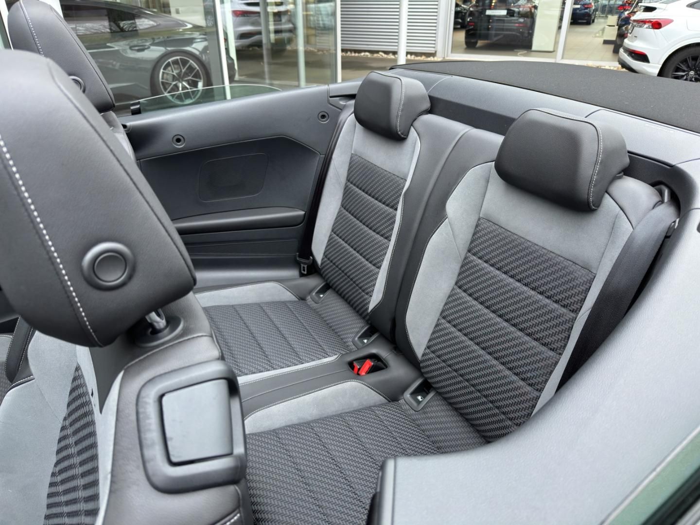 Fahrzeugabbildung Volkswagen T-Roc Cabriolet R-Line "Edition Blue"1.5 TSI,DSG