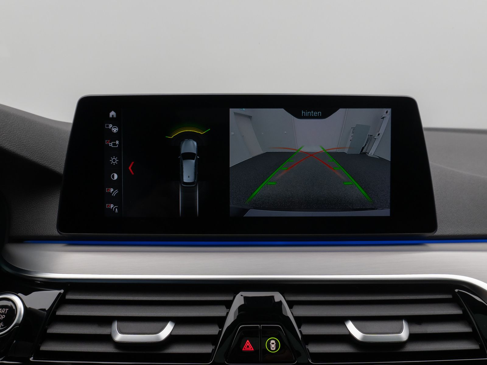 Fahrzeugabbildung BMW 530d xD M Sport Panorama Kamera HUD H/K Komfort