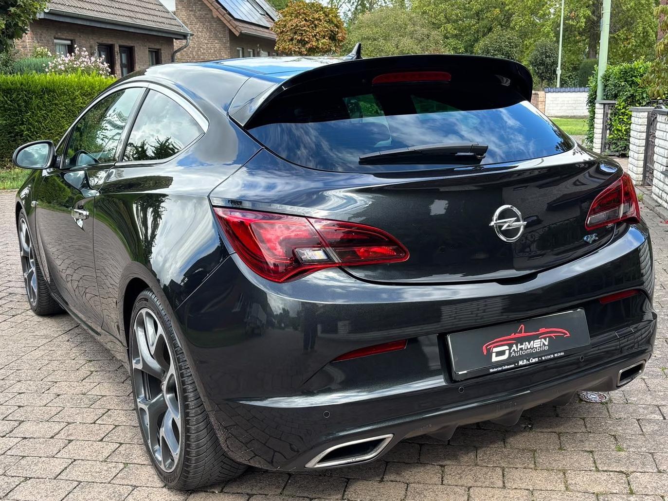 Opel Astra J GTC OPC 2.0 280ch - Carnet entretien - Sièges sport - Régulateur de vitesse - Suspension sport