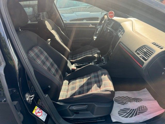 Fahrzeugabbildung Volkswagen Golf VII Lim. GTI Performance LED VIRTUELL