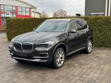 BMW X5 xDrive 45 e xLine 3,0 Hybrid Luxusausführung - BMW: 3.0