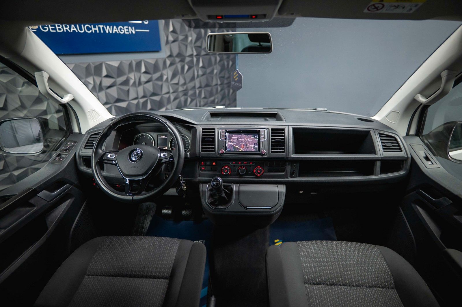 Fahrzeugabbildung Volkswagen T6 Multivan 2.0 TSI Behindertenumbau *LED*ACC*