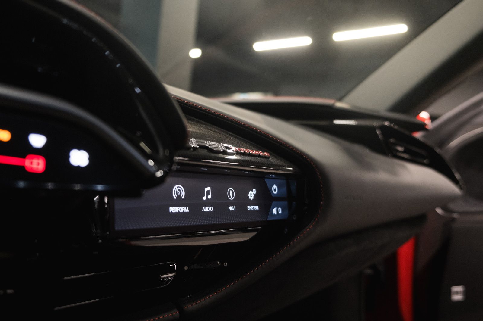 Fahrzeugabbildung Ferrari SF90 Assetto Fiorano-Carbonsitze-LED-Lenkr.