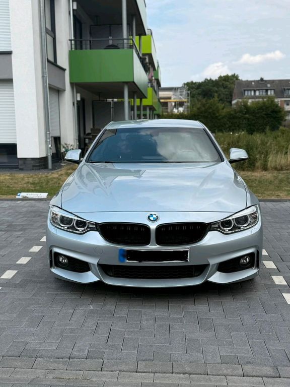 Image of BMW 320