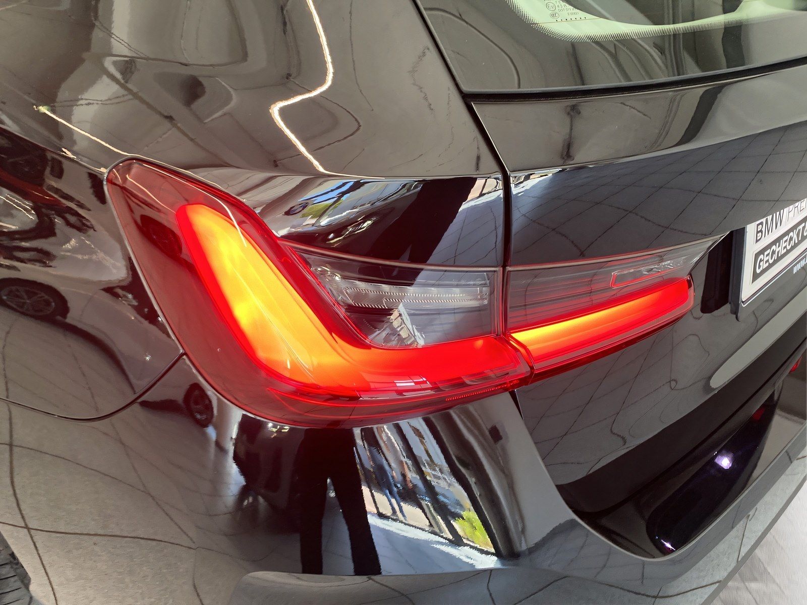 BMW 320i Touring Navi AHK PDC Sportsitze foto 10