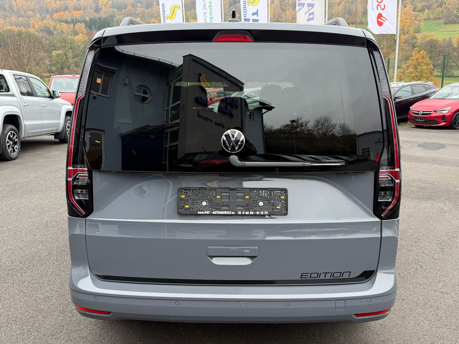 Fahrzeugabbildung Volkswagen Caddy Edition Maxi 7-Sitzer ACC AHK LED Pano Kam