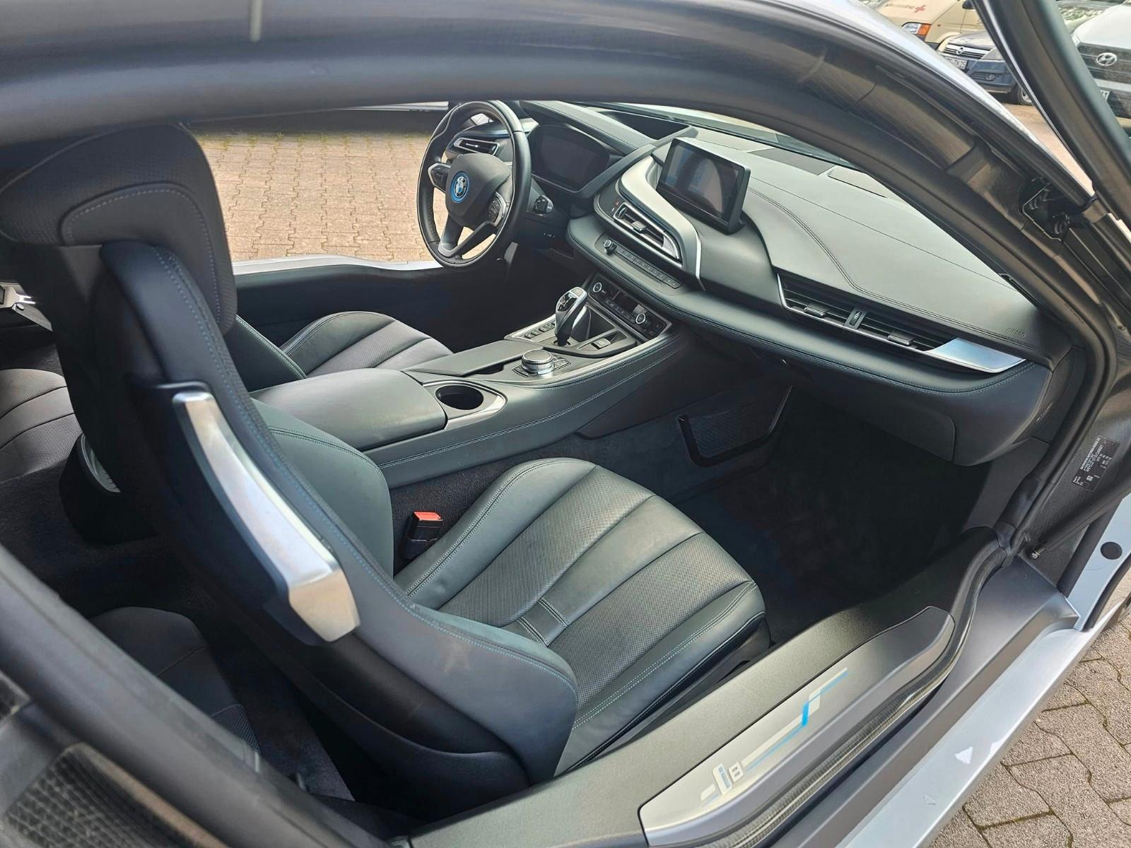 BMW i8 Baureihe i8 Coupe Basis