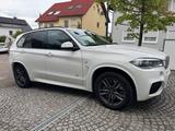 BMW X5 xDrive50i  - BMW X5: Xdrive50i