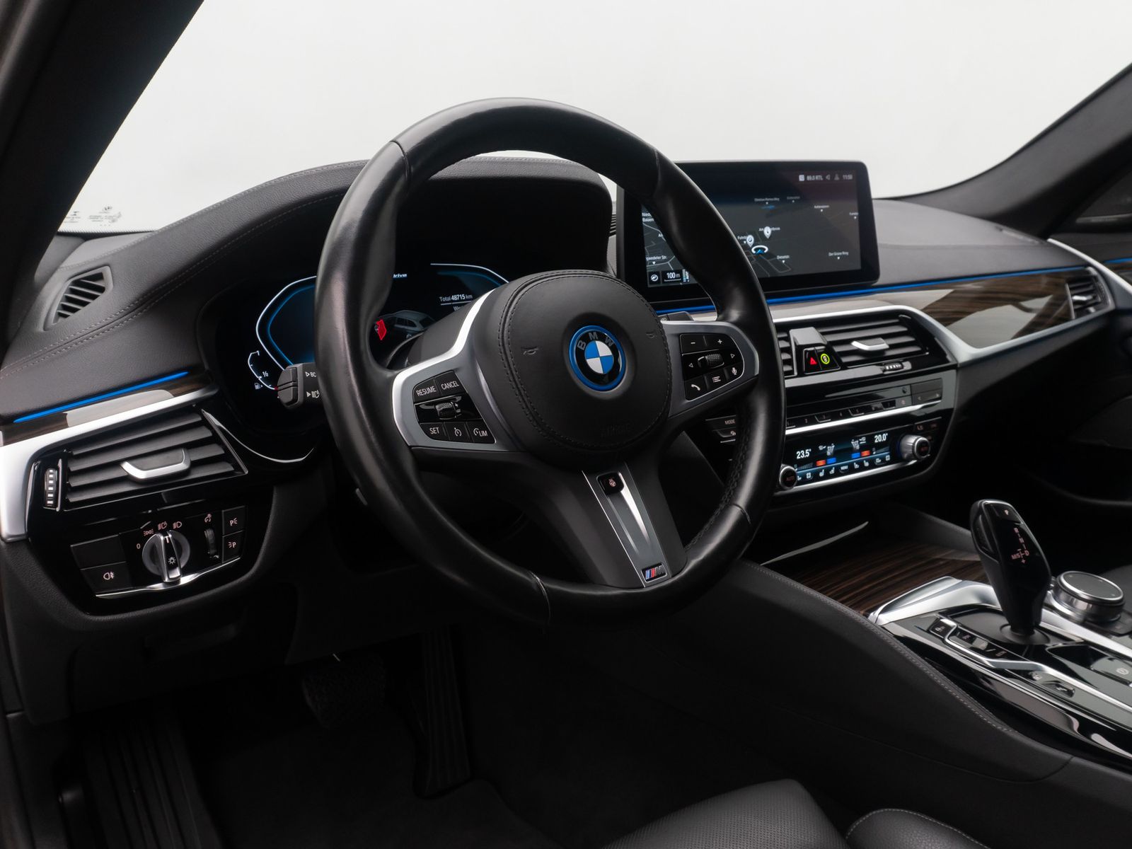 Fahrzeugabbildung BMW 530e Luxury Line HUD H/K DAB Laser Belüftung