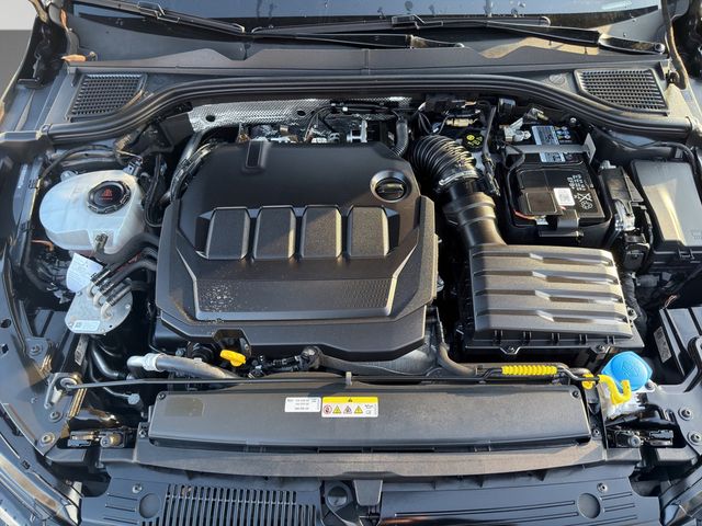 Golf VIII Active 2.0 TDI DSG SHZ NAVI ACC LED