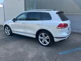 Volkswagen Touareg 3.0 V6 TDI SCR Tiptronic BMT BlueMot... - VW Touareg Gebrauchtwagen in Stuttgart