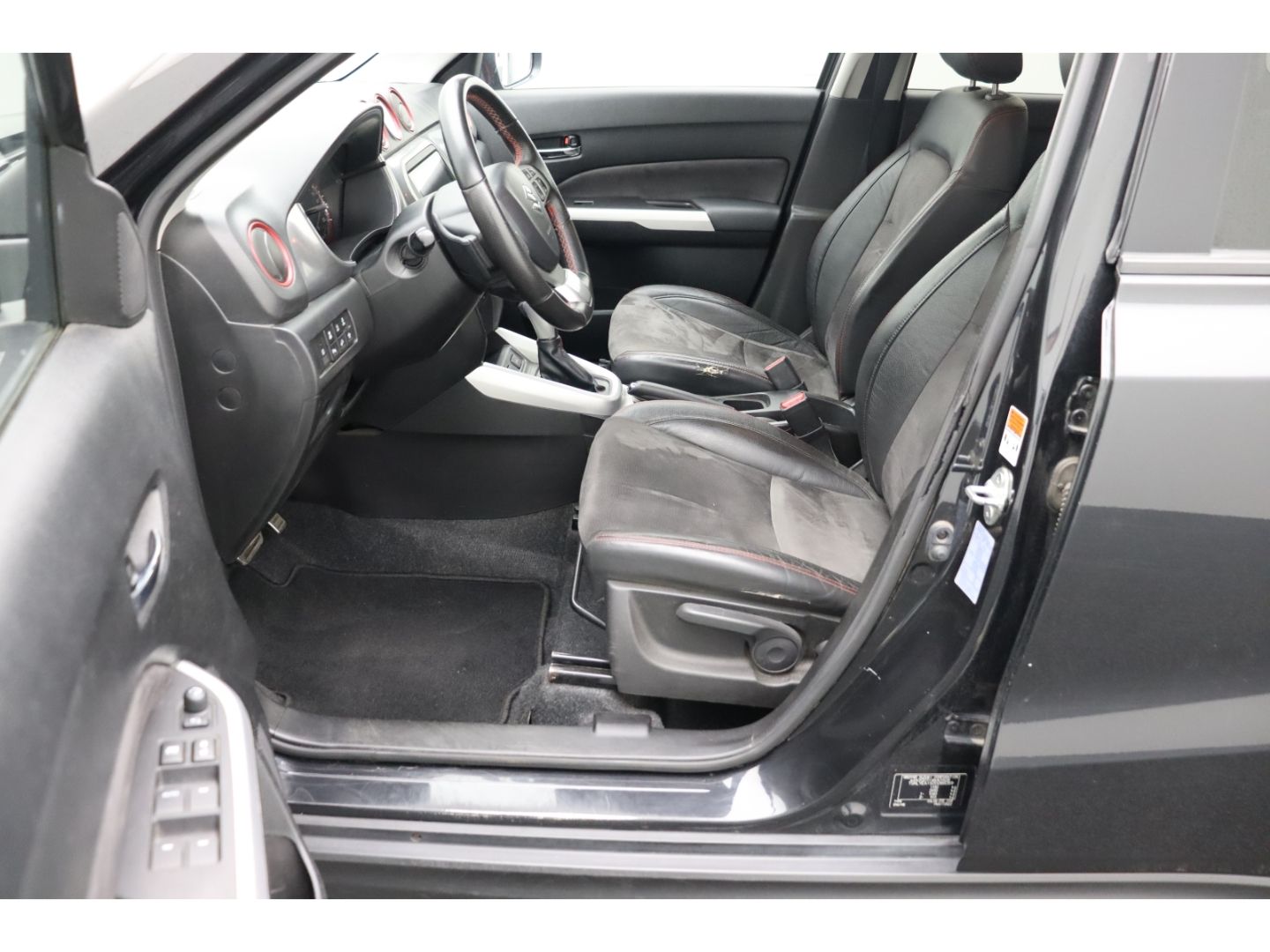 Fahrzeugabbildung Suzuki Vitara 1.4 S 4x4 ACC Kamera Navigation SHZ