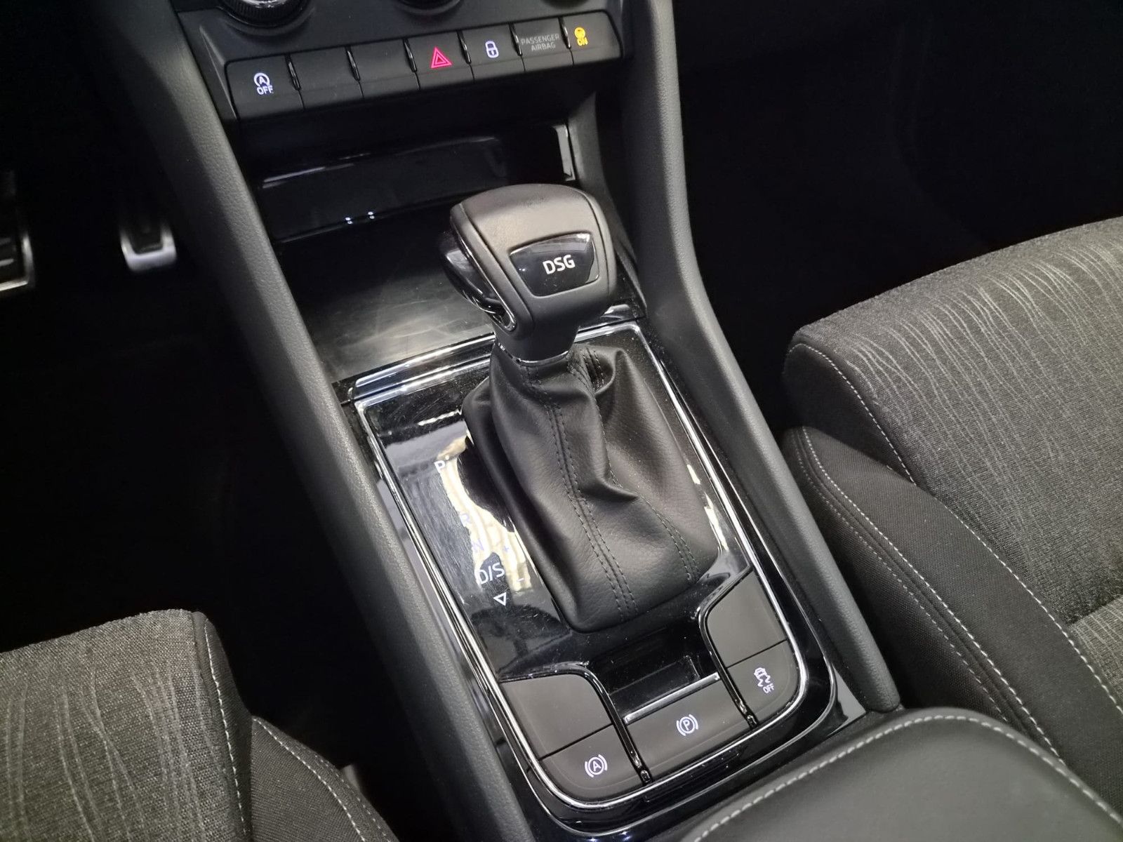 Fahrzeugabbildung SKODA Karoq Style /  1. Hand / Garantie