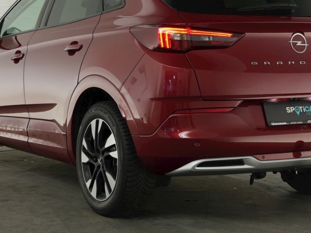 Grandland ELEGANCE AT+ANHÄNGERKUPPLUNG+LED MATRI