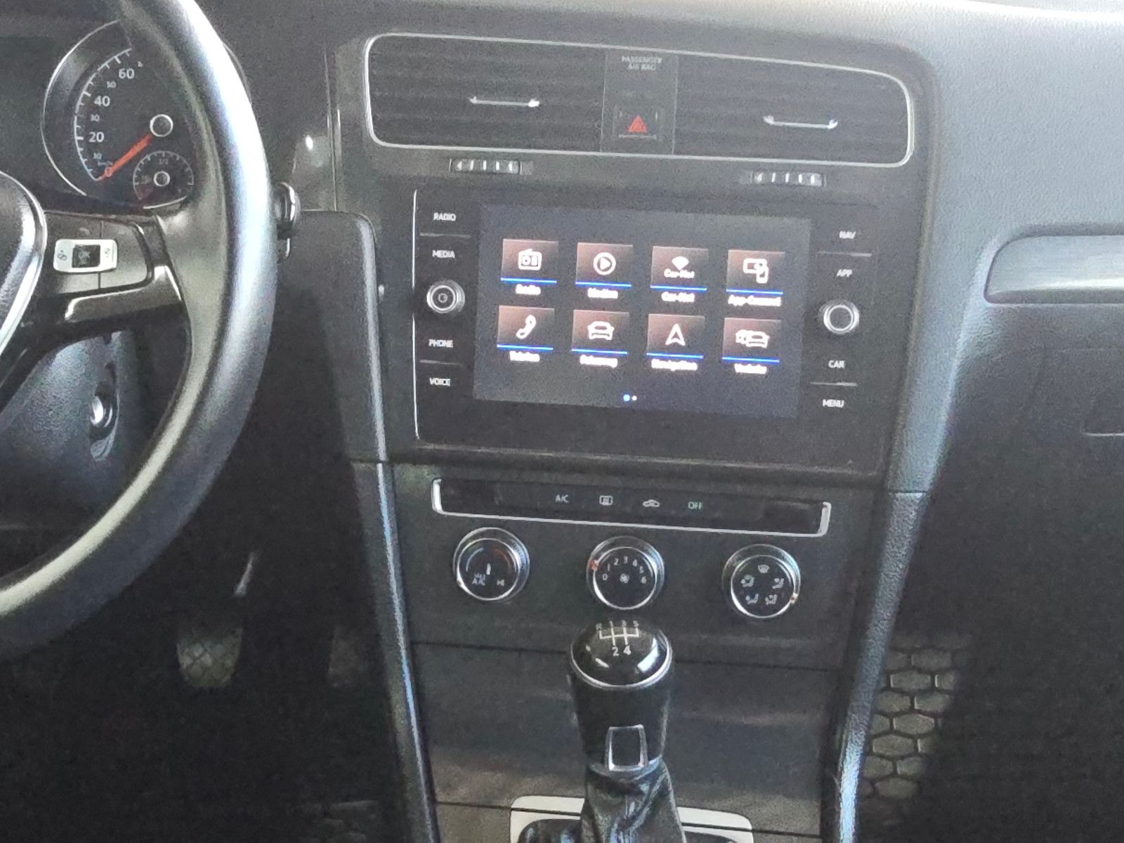 Fahrzeugabbildung Volkswagen Golf VII +Kamera+PDC+LED+Navi+Borbet Alu18``