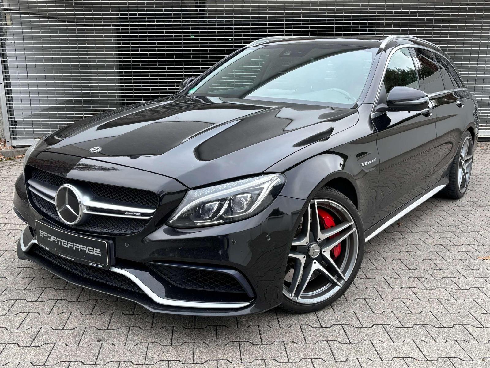 Mercedes-Benz C 63 AMG S T designo carbon LED Pano Burmester S