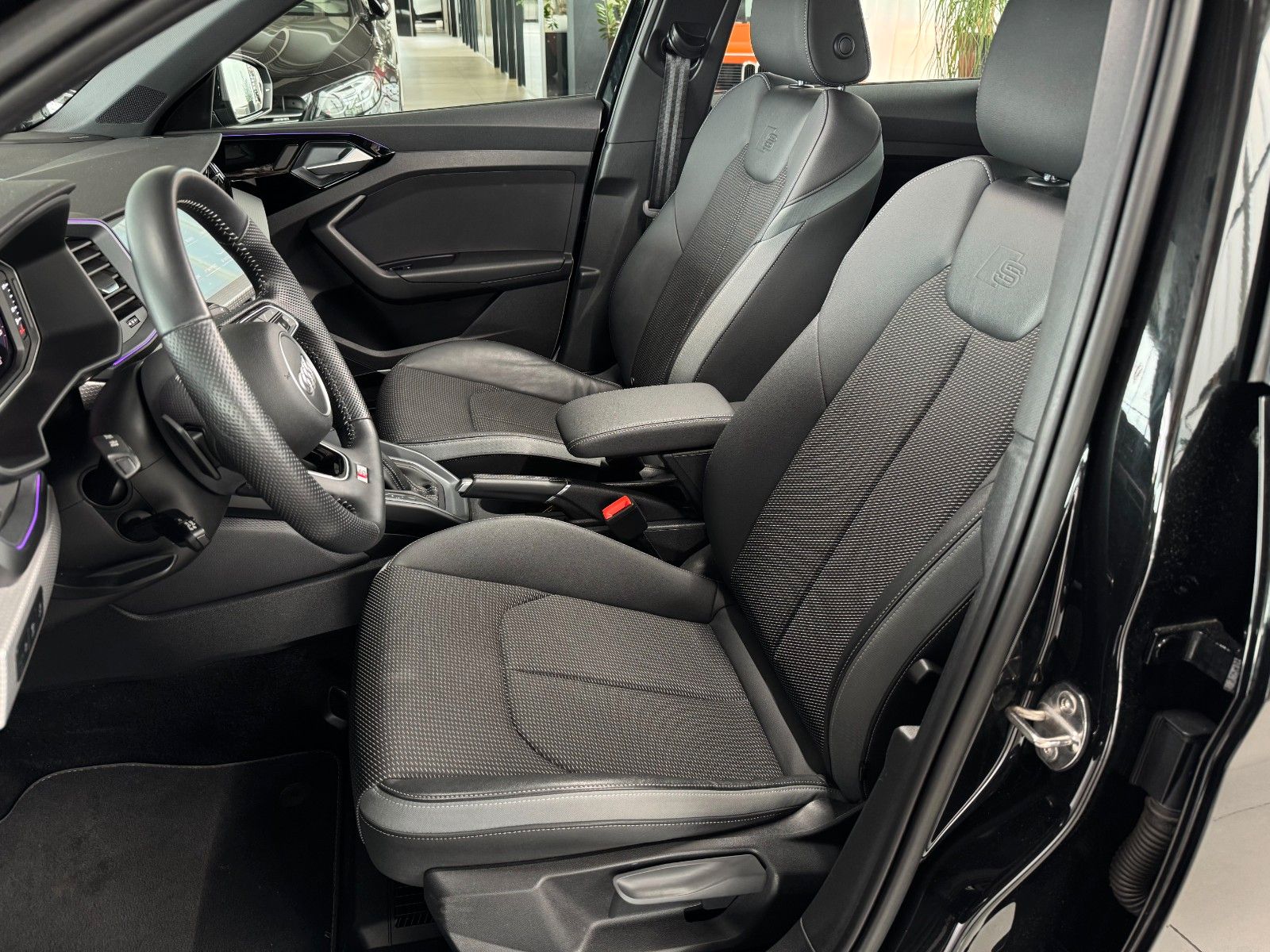 Fahrzeugabbildung Audi A1 Sportback 40 2.0TFSI 3x S-line Plus-Paket ACC