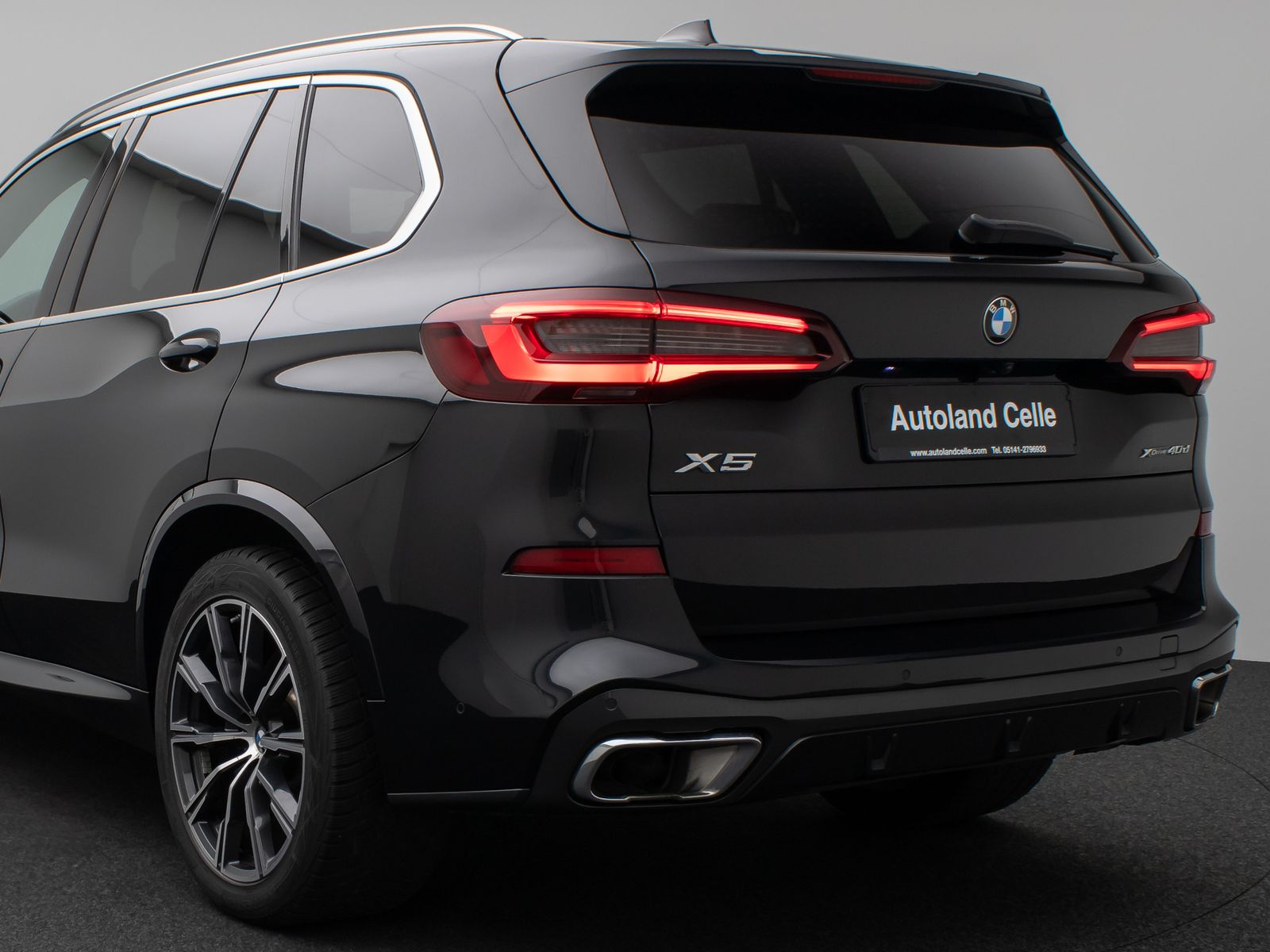 Fahrzeugabbildung BMW X5 xD40d M Sport Panorama 360° HUD DAB HiFi AHK