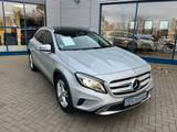 Mercedes-Benz GLA 200/Panorama/NAVI/LED/SHZ/AHK - silberne Mercedes-Benz GLA-Klasse