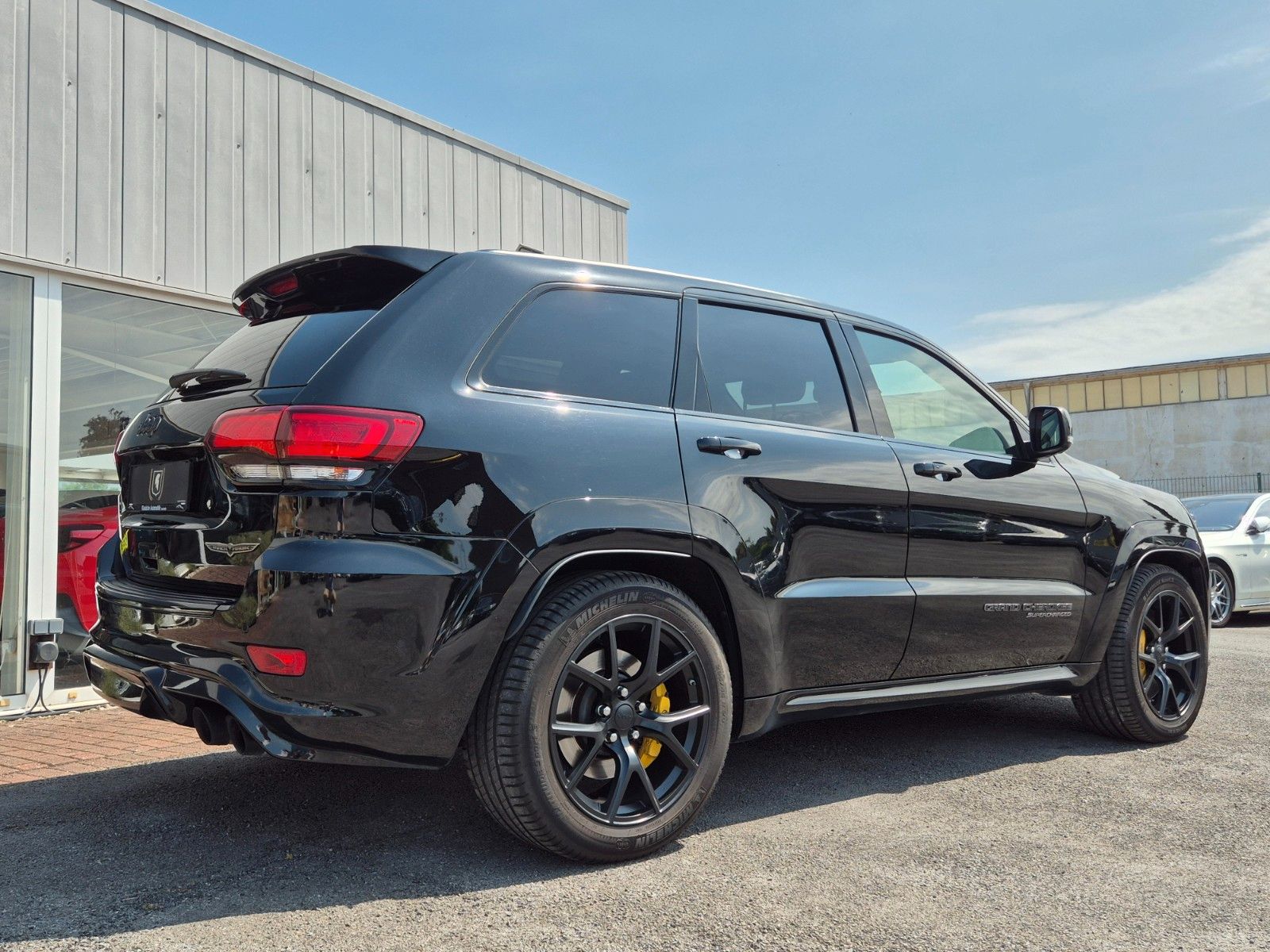 Fahrzeugabbildung Jeep Grand Cherokee Trackhawk/1A Historie/Gasanlage