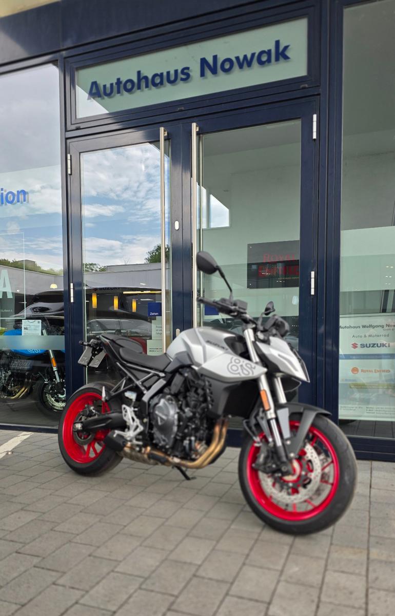 Suzuki GSX 8 S