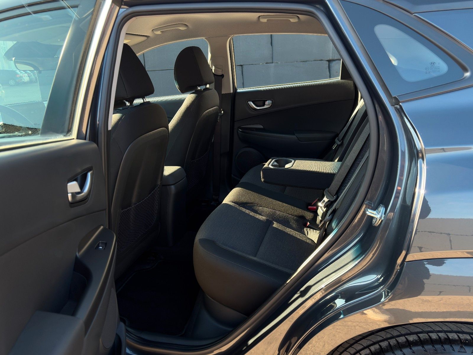 Fahrzeugabbildung Hyundai Kona Select Elektro ACC LKAS PDC CAM SHZ CarPlay