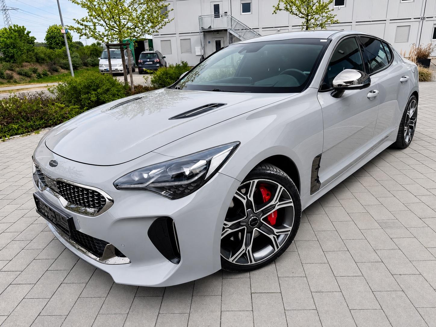 Kia Stinger GT 3.3 V6 4WD LED LEDER KAM NAVI
