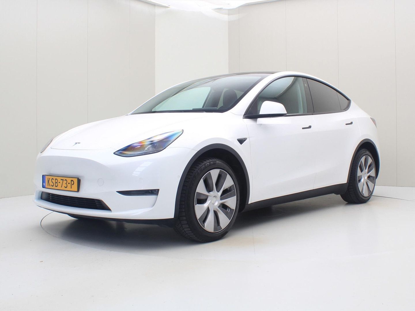 Tesla Model Y Long Range AWD 75kWh 351pk AMD RYZEN 92.