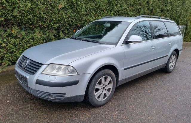 Volkswagen Passat 2.0 96kW*Klima*Xenon*SHz*AHK*TÜV 05/26