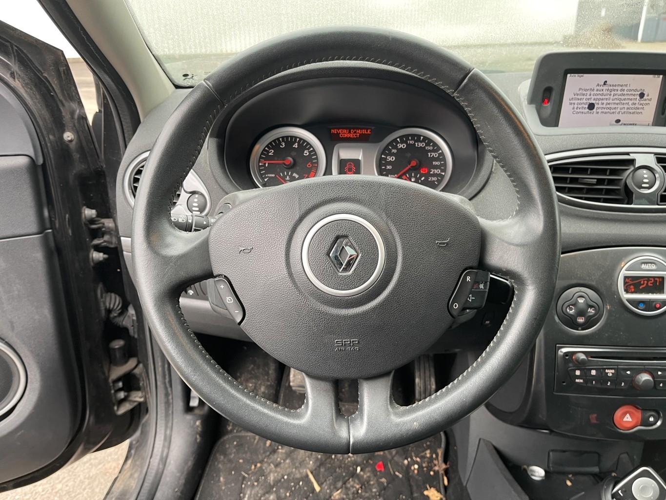 Renault Clio 2010 — photo 8