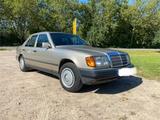Mercedes-Benz E230 (W124)  Juwel aus Familienbesitz 