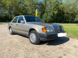 Mercedes-Benz 230 (W124)  Juwel aus Familienbesitz 