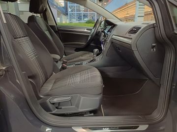 Volkswagen Golf - 9