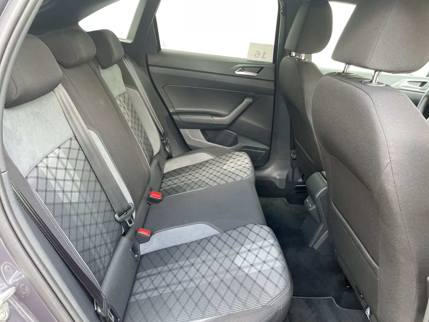 Taigo R-Line 1.0 TSI DSG IQ.LIGHT/Kamera/Navi/AC