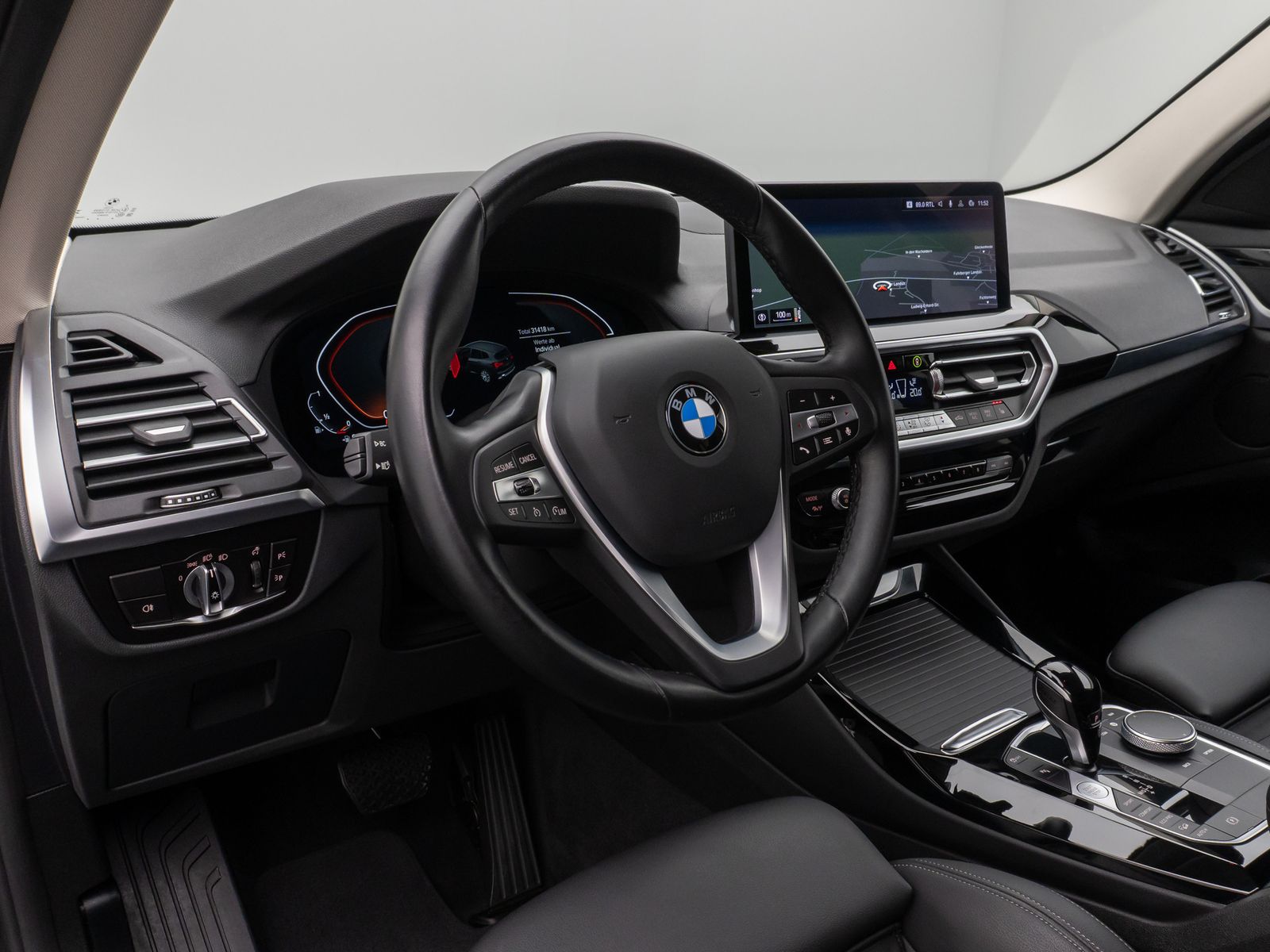 Fahrzeugabbildung BMW X3 xD30i Kamera DAB HiFi WLAN Leder Sport 19Zoll