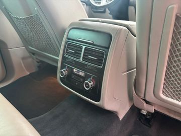 Volkswagen Touareg - 10