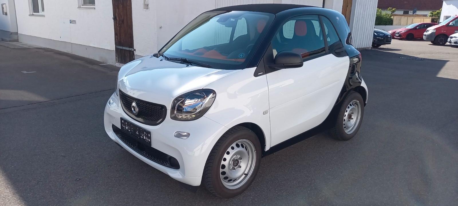 Smart Elektro Fahrzeug/ Unfallfrei/ Checkheftg. bei MB