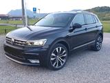 Volkswagen Tiguan 220 PS 4Motion R-Line HUD Pano AHK 57 tkm