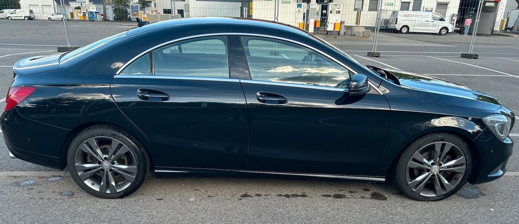 Image of Mercedes-Benz CLA 200