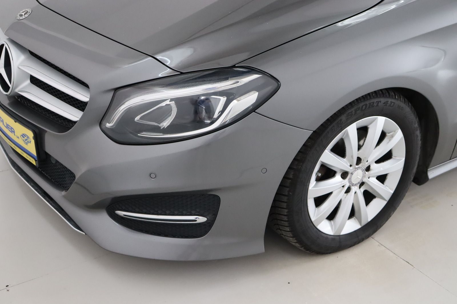 Fahrzeugabbildung Mercedes-Benz B 200 d Sports Tourer * LED * Pano * Edition Urb