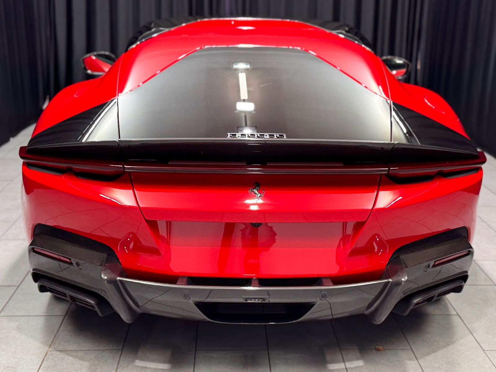 Fahrzeugabbildung Ferrari 12Cilindri|LIFT|FULL-CARBON|RACING-SEAT|ON STOCK