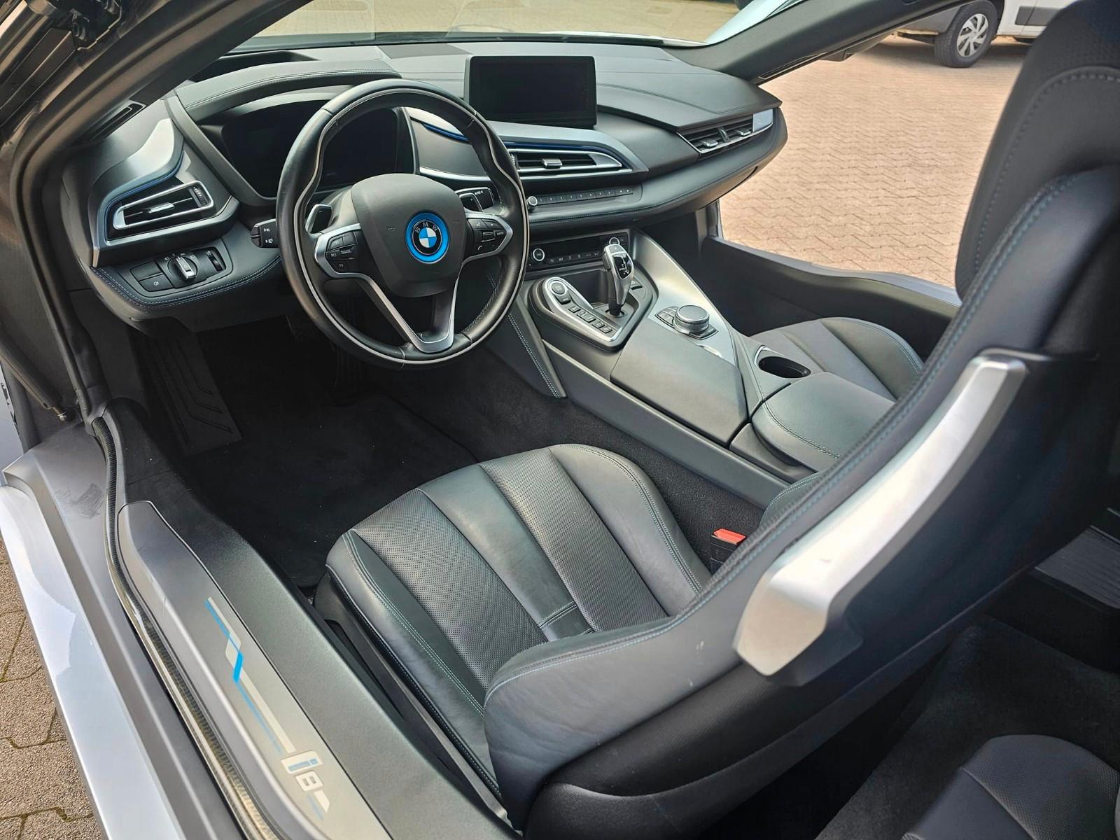 BMW i8 Baureihe i8 Coupe Basis
