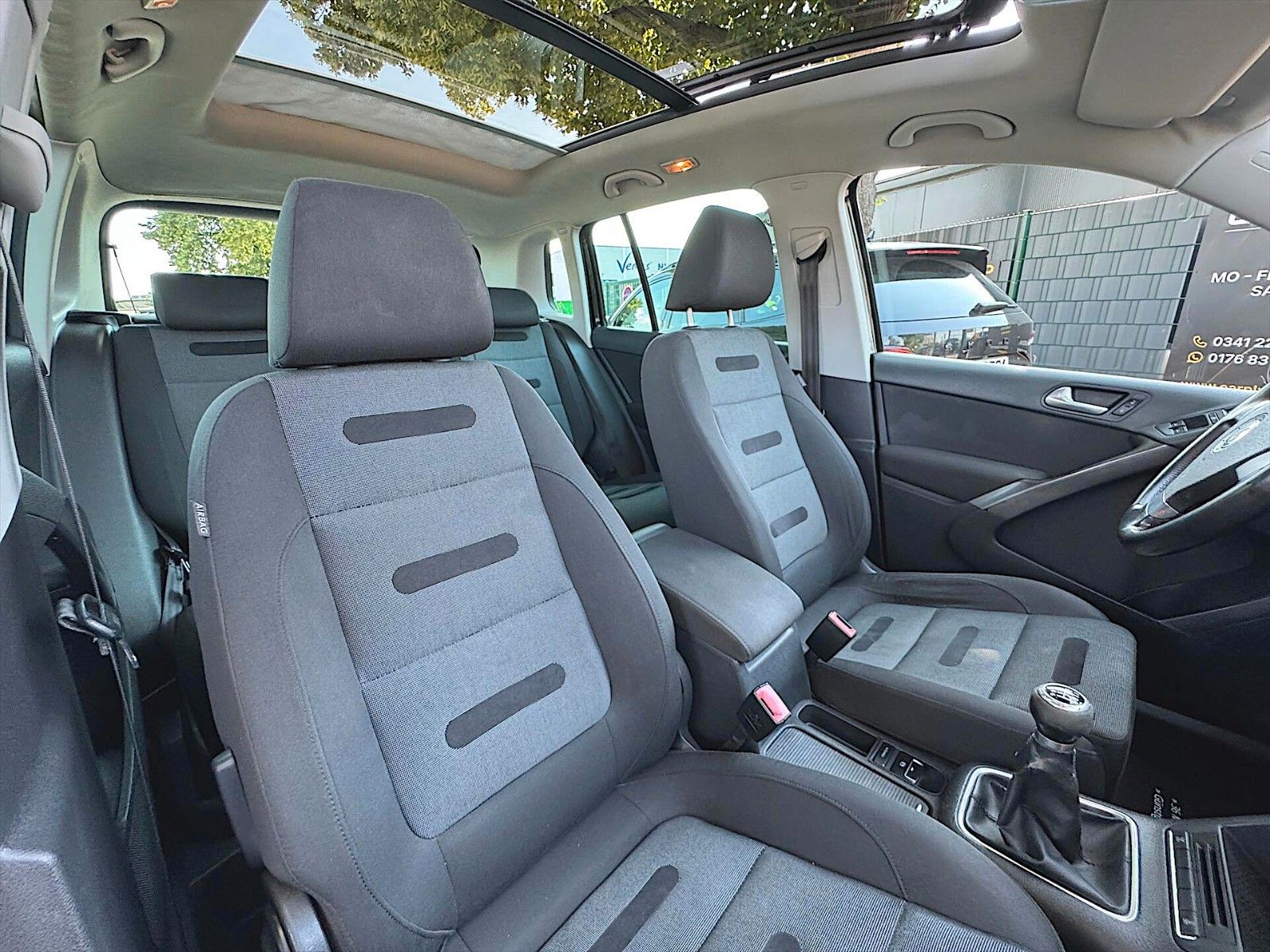 Fahrzeugabbildung Volkswagen Tiguan Sport & Style 4Motion *Pano*AHK*Klima*
