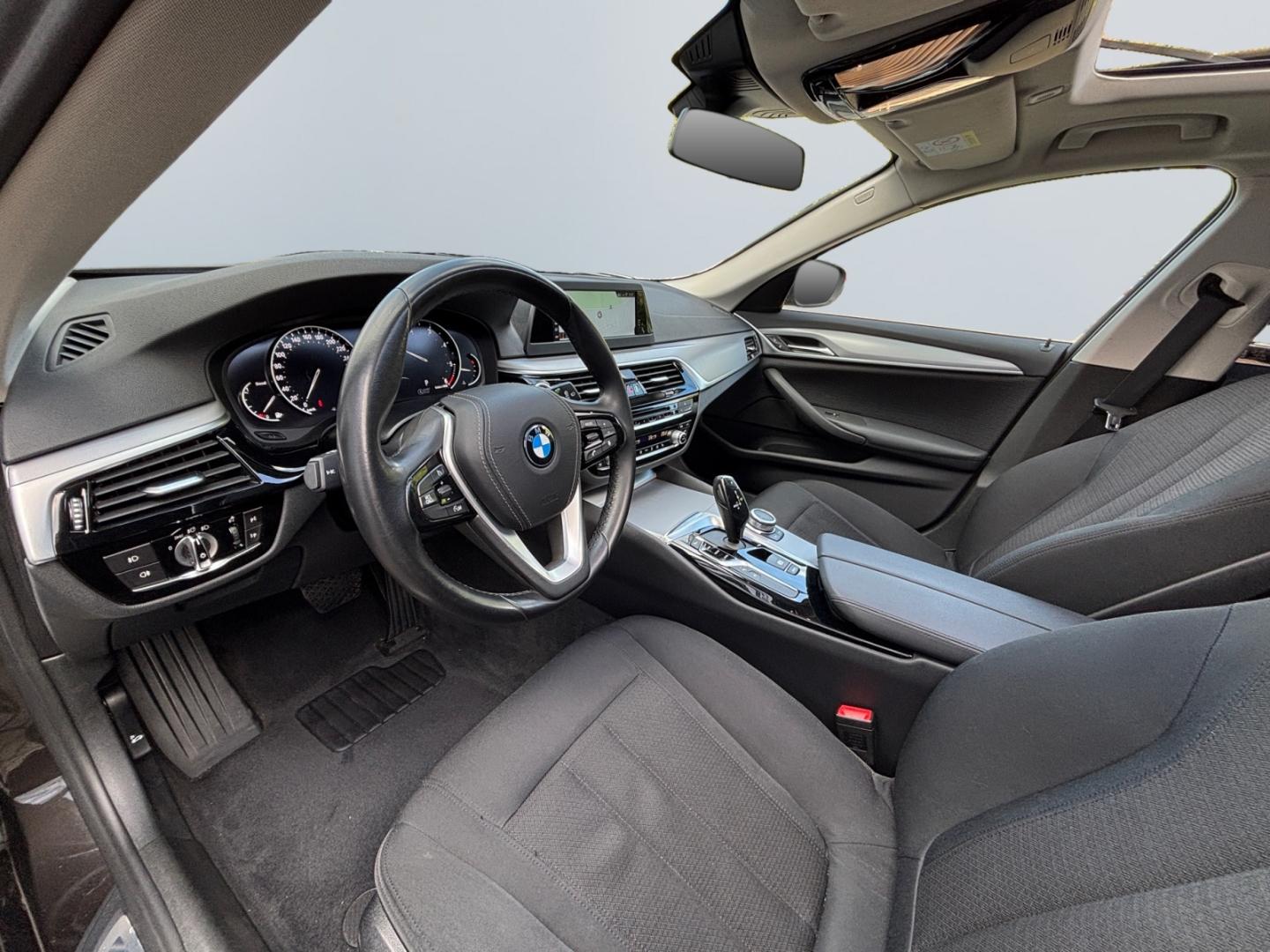 BMW 520 d Touring *LED*360°*Pano*AHK*PDC*Niveau*SHZ*
