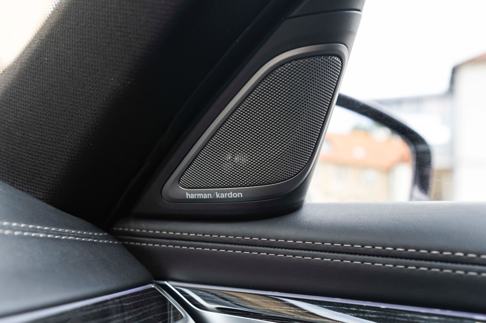 Fahrzeugabbildung BMW 750Li xDrive M SKY LUX LOUNGE HUD H&K TV ACC 360