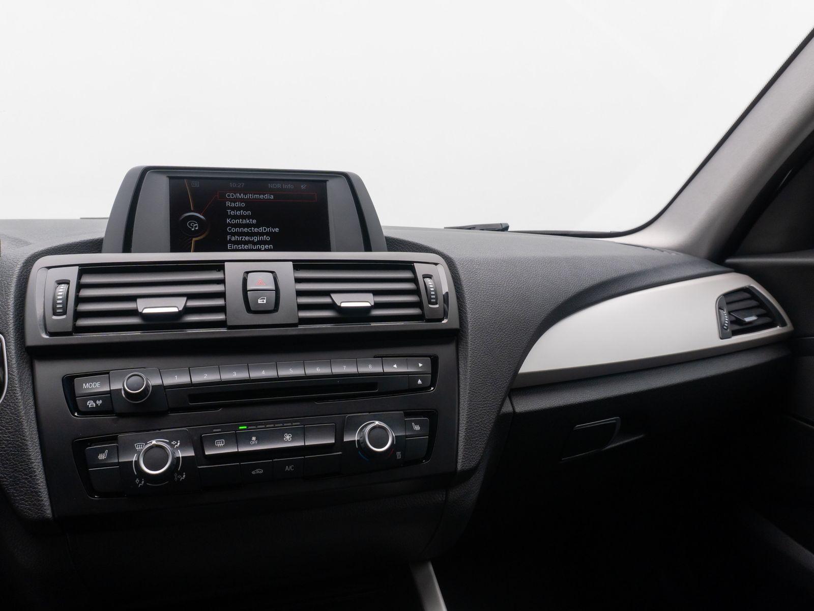 Fahrzeugabbildung BMW 116d Advantage Plus PDC Multilenkrad Sitzheizung