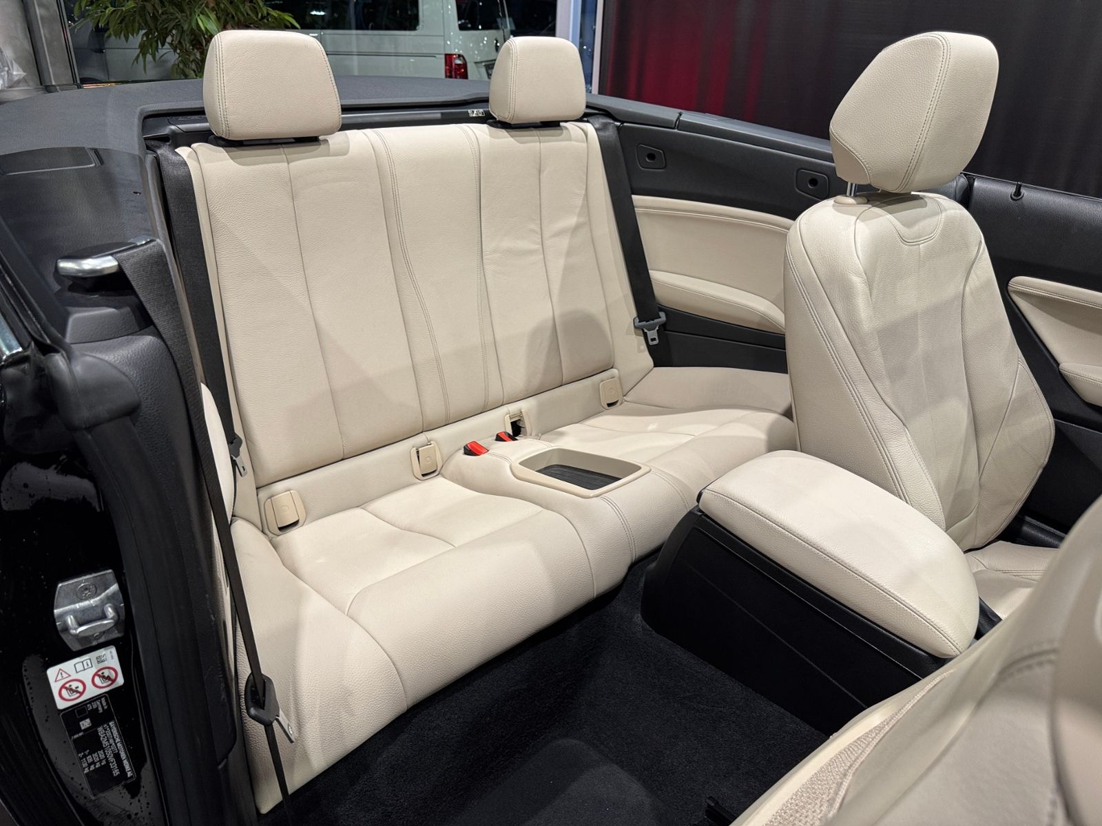 Fahrzeugabbildung BMW 230i Cabrio M Sport LED NAVI ALU